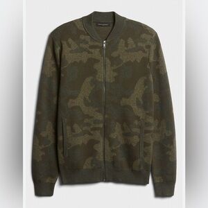 NEVER WORN CAMO BOMBER SWEATER JACKET